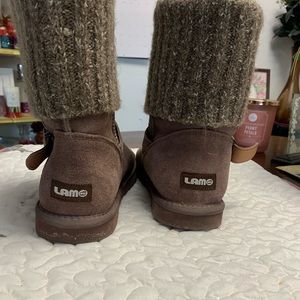 Lamo suede boots
